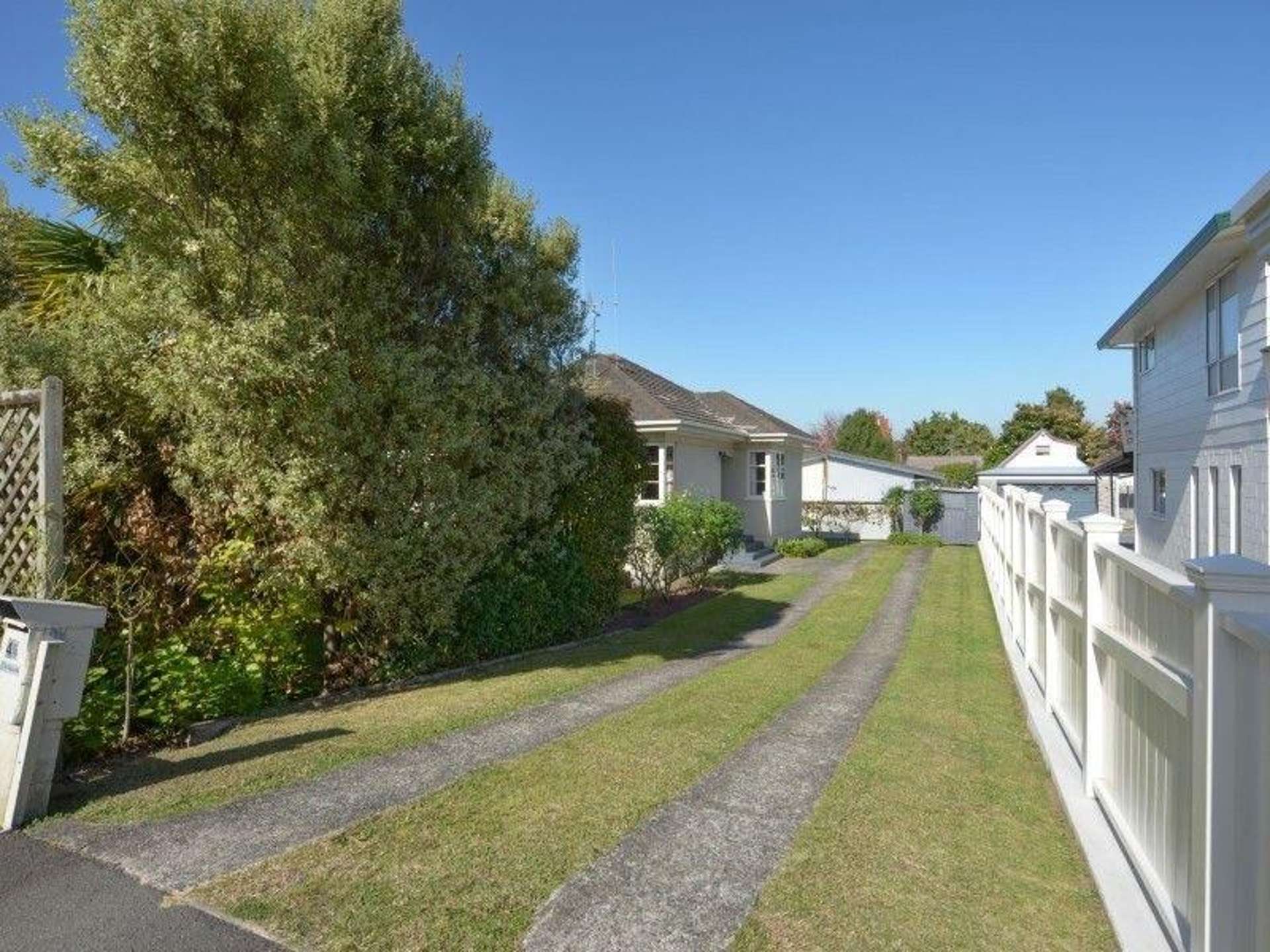 45 Lake Crescent 500063_0