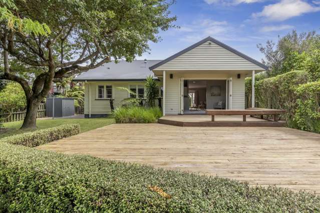 Family Sanctuary in Sought-After Saint Andrews!