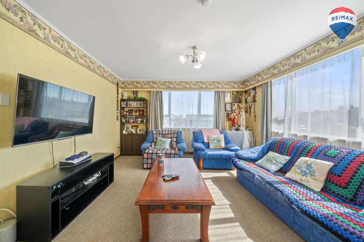 50 Arahura Crescent Waitangirua_2