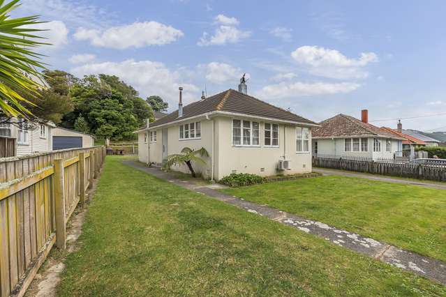 52 Mungavin Avenue Porirua East_1