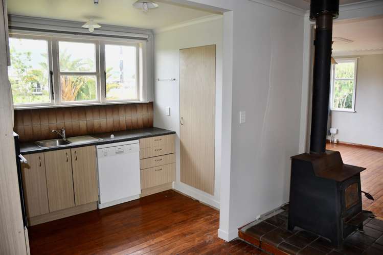 129 Waverley Street Karamea_11