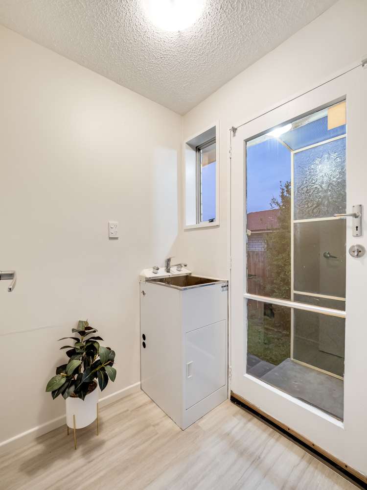 1/125 Prestons Road Redwood_14