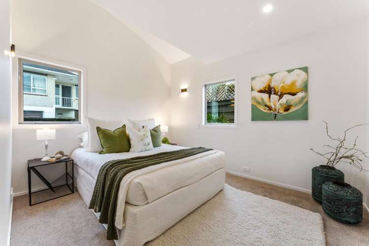 2/10 Windsor Place Windsor Park_11
