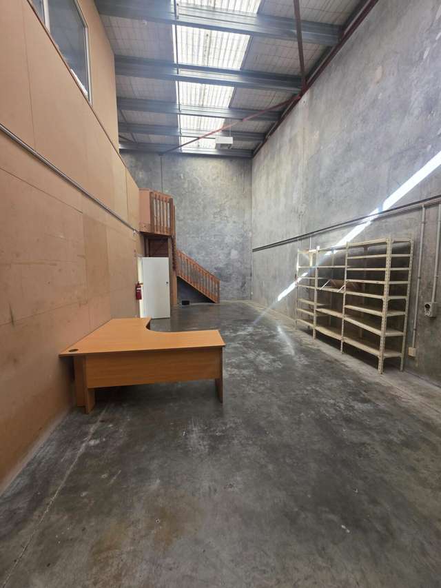 98 Main Road Tawa_2