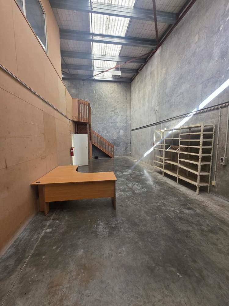 98 Main Road Tawa_2