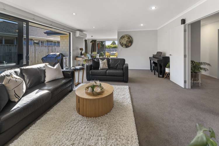 78 Washbourn Drive Richmond_5