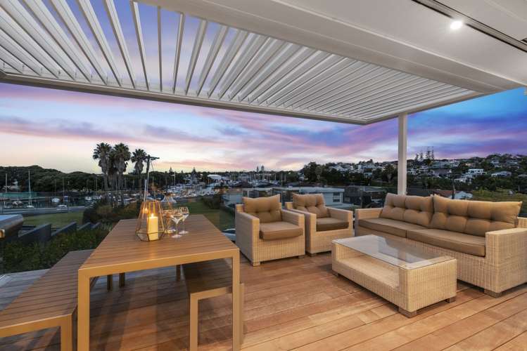 9 Commodore Parry Road Castor Bay_7