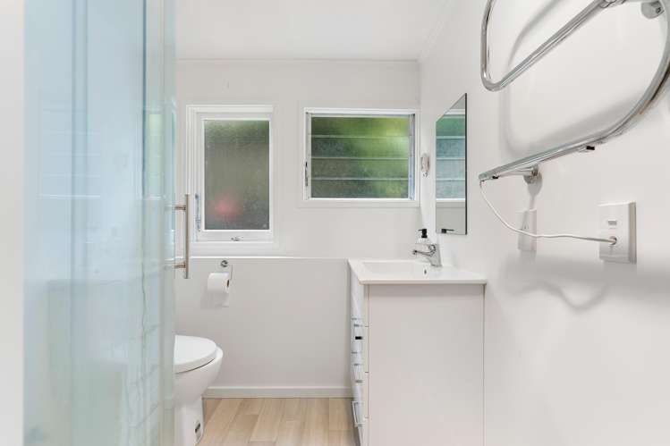 10 Woodhouse Avenue Karori_15