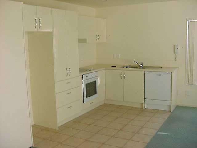 1/57 Gladstone Road Northcote_3