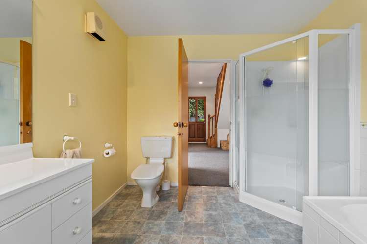 2 Settlers Hill Akaroa_17