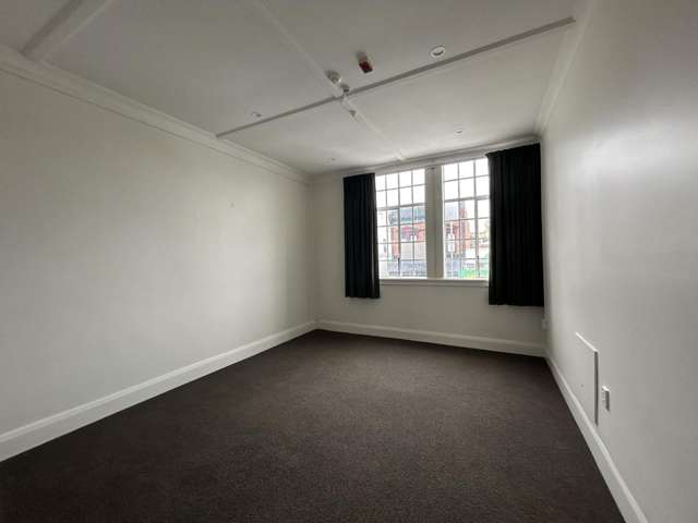 CITY CENTRE - ONE BEDROOM STUDIO