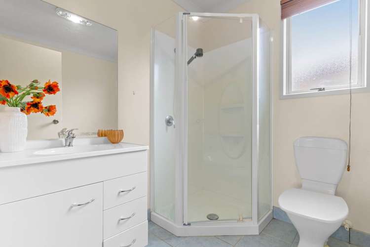 10 Waikura Drive Te Atatu Peninsula_13