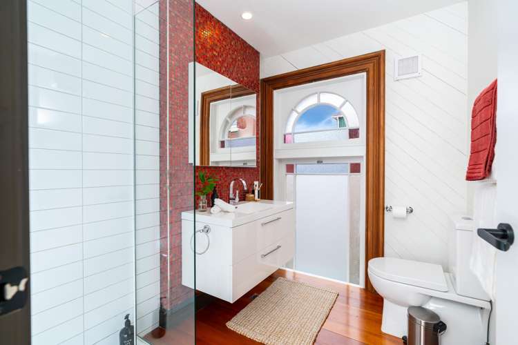 2/235 Adelaide Road Newtown_13