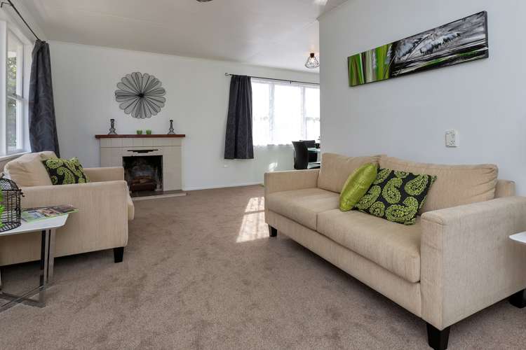 28 Raewyn Street Morningside_13