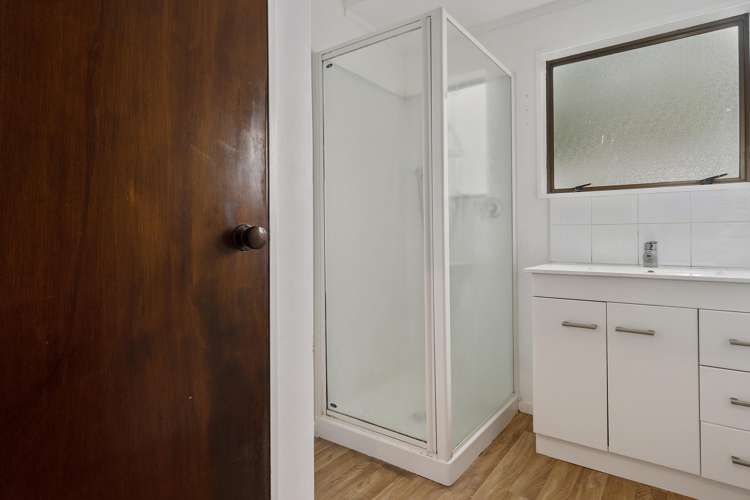 32 Heron Avenue East Matua_14