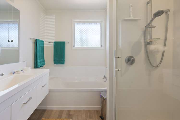 34 Whitworth Road Utuhina_13