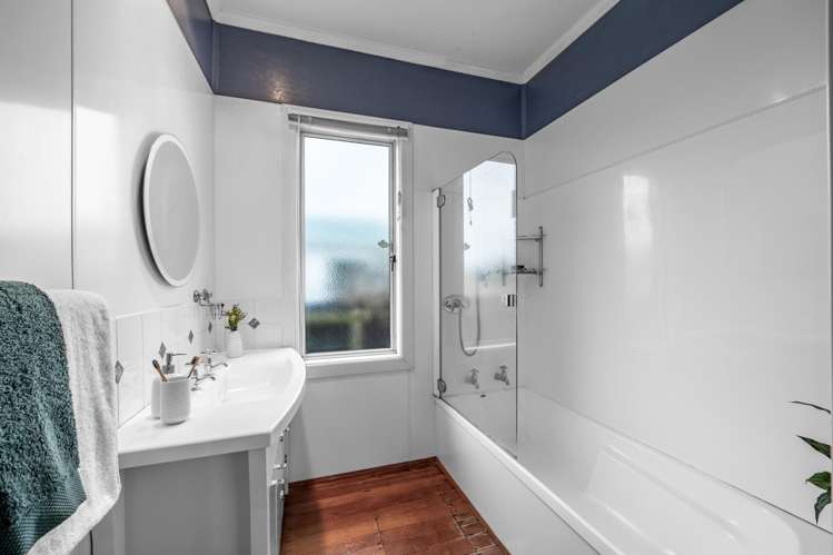 16 Fox Street Avenal_13