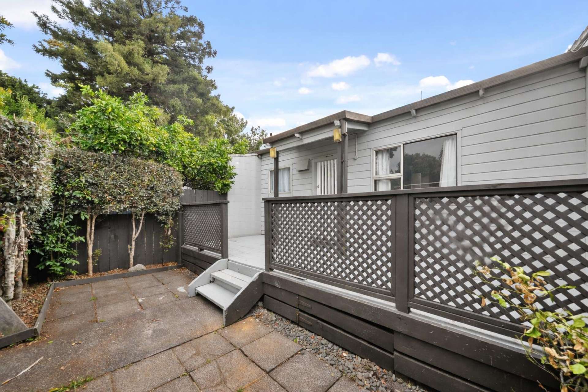 2/25A Vine Street Mangere East_0