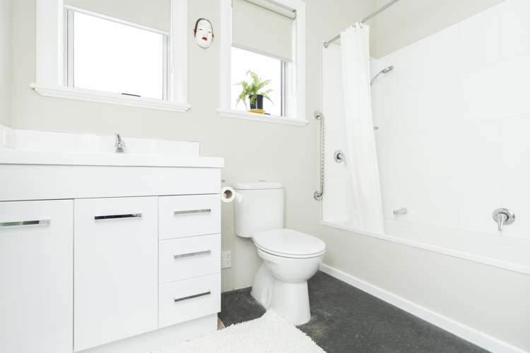 73 Jellicoe Drive Hamilton East_11