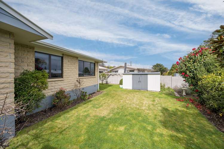 8 Challies Way Richmond_15