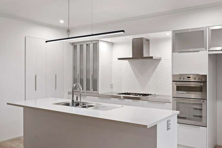 3 Pohutukawa Grove_3