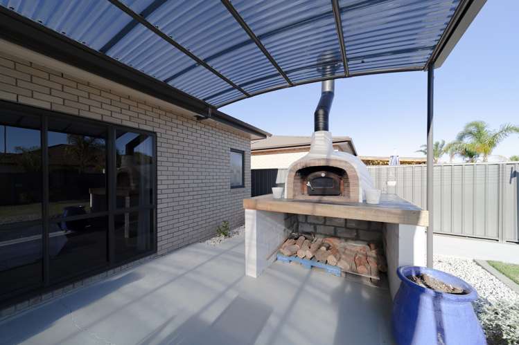 5 Portland Place Poraiti_15