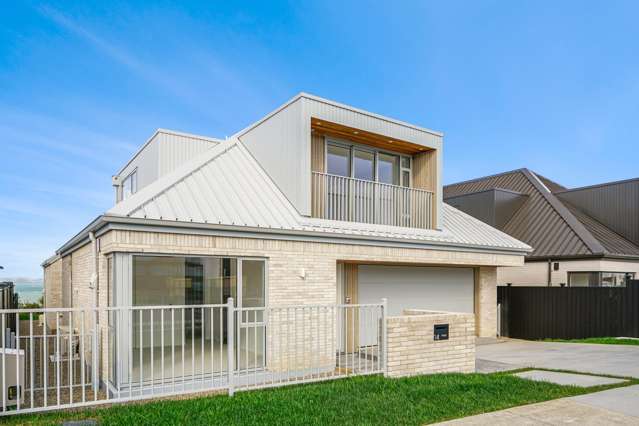 Luxurious Waterfront Living