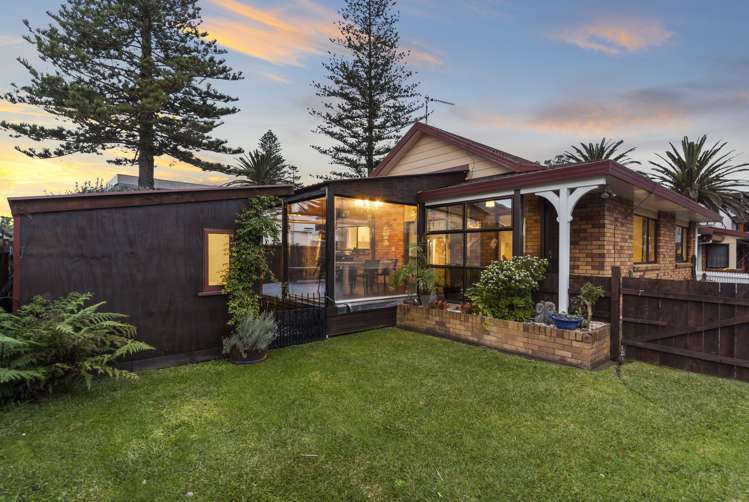 1 Forest Glen Orewa_16