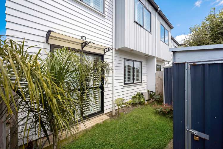 9/60 Kelman Road Kelston_24