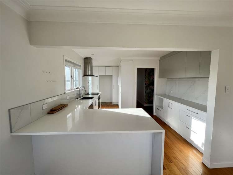 21 Yeovil Road Te Atatu Peninsula_7