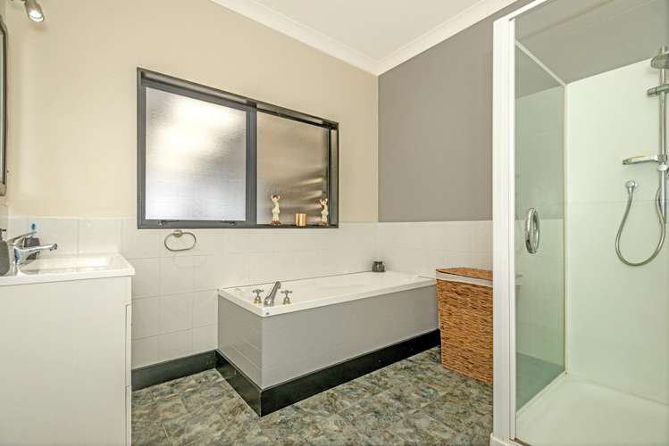 198 and 200 Barkers Hill Road Whataupoko_11