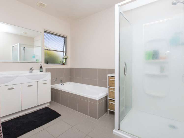 37 Lax Crescent Leigh_15