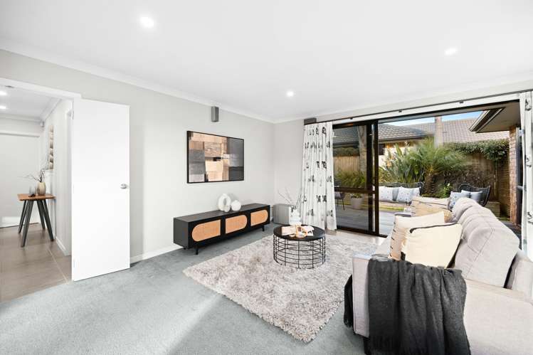 6 Compton Grove Huntington_10