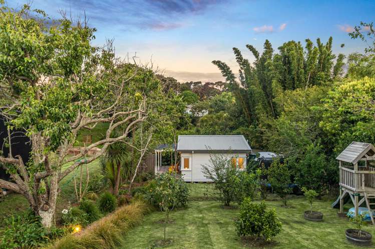 8 Tui Street Oneroa_21