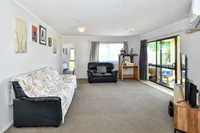 9 Mark Edgar Place Clendon Park_4