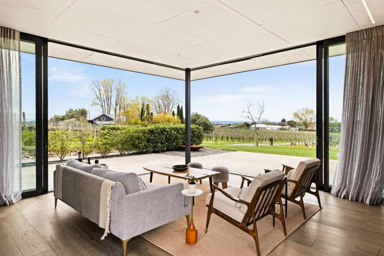 25 Side Road Haumoana_11