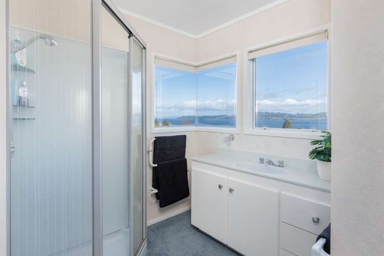 39 Arrowsmith Avenue Waipahihi_14