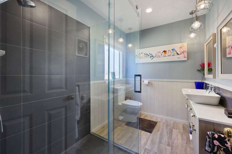 49 Torkar Road Clarks Beach_16