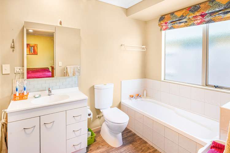 20 Newfield Drive Fairview Downs_13