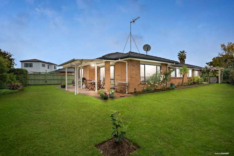 17 Lothian Brae Wattle Downs_0