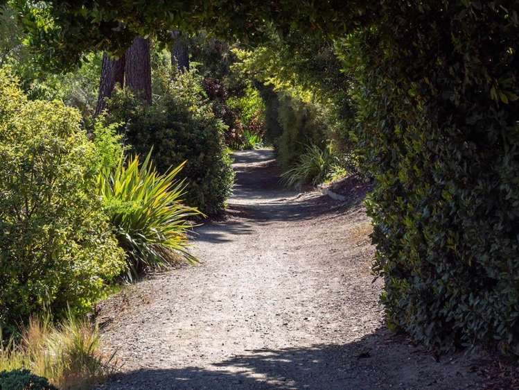 611 Peninsula Road Kelvin Heights_8