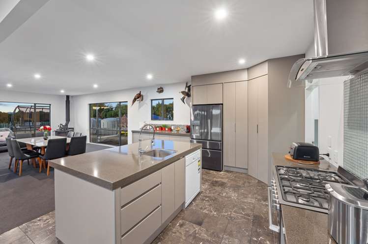 27 Raukawa Road Peka Peka_5