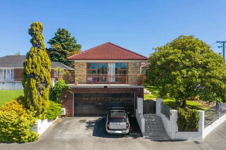 27 Carnarvon Avenue_0