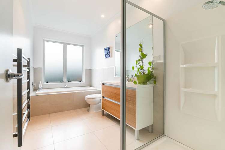 16 Kukuwai Avenue Red Beach_16