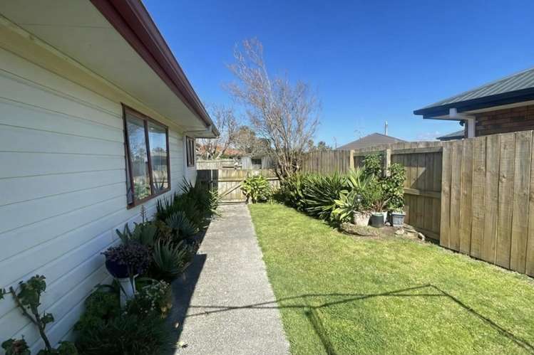 9b Lamia Grove Papamoa_6
