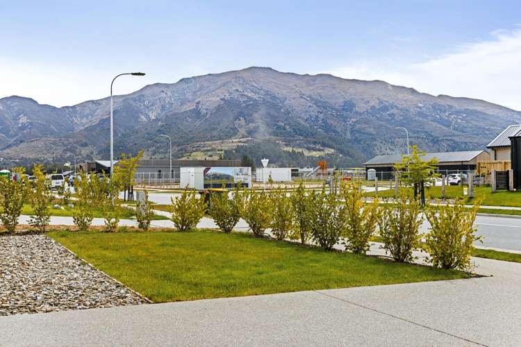 133 Burdon Loop Lake Hawea_24