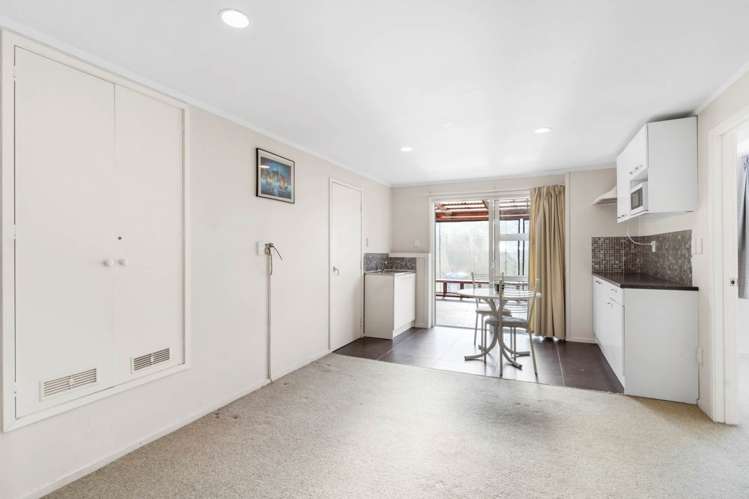 73 Chartwell Avenue Glenfield_16