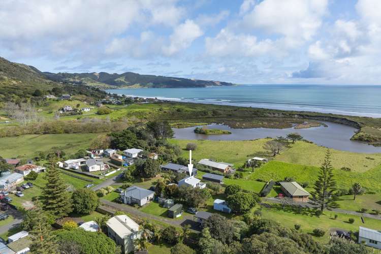 16 Tui St Ahipara_7