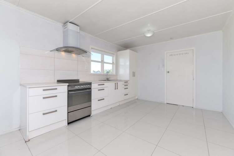 55 Amberley Avenue Te Atatu South_2