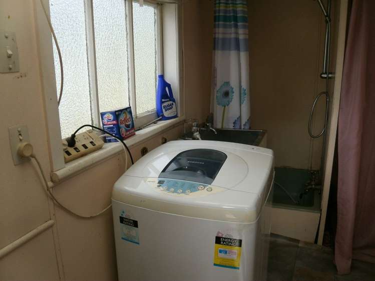 7 Kowhai Street Kaka Point_10